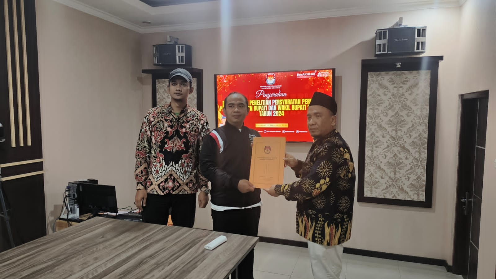 WASKAT PENYERAHAN BA PENELITIAN PERSYARATAN PERBAIKAN BAPASLON BUPATI DAN WAKIL BUPATI SIDOARJO