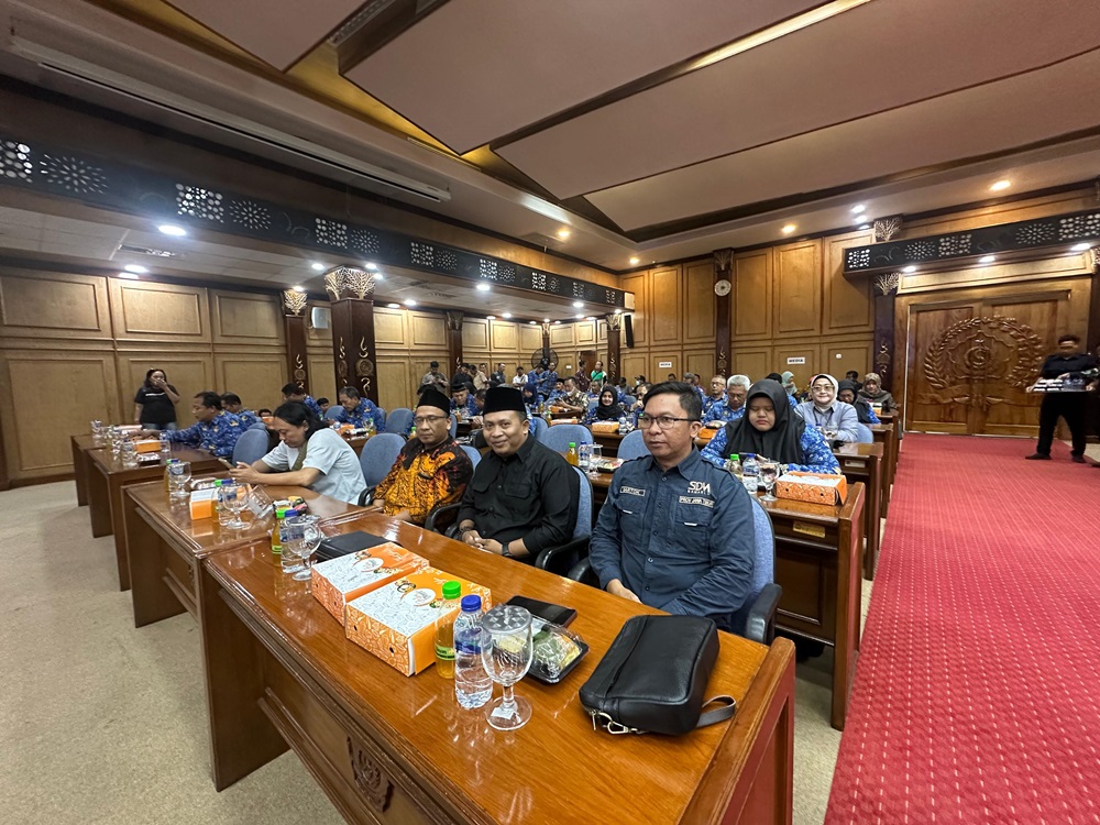 BAWASLU SIDOARJO HADIRI RAPAT PARIPURNA DPRD KABUPATEN SIDOARJO BAHAS RAPERDA DAN PERUBAHAN KUA 