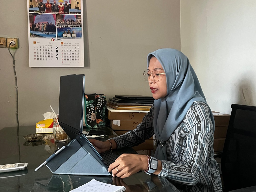 BAWASLU SIDOARJO MENJADI NARASUMBER PADA CANGKRUKAN DEMOKRASI BAWASLU JATIM SERI KEENAM