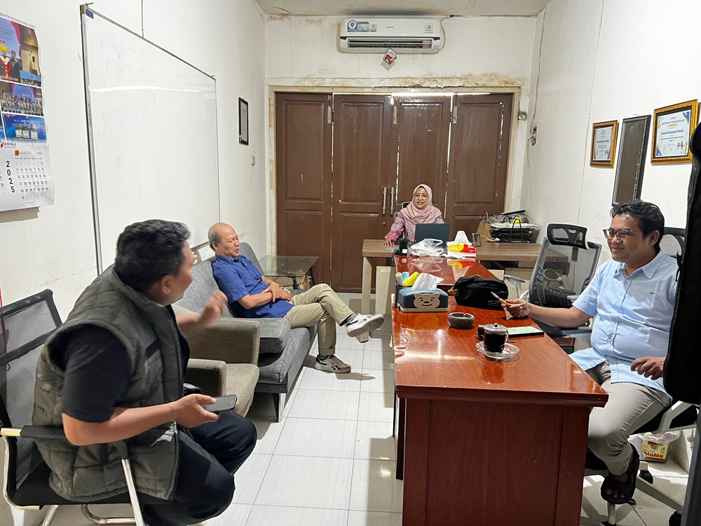 RAPAT PLENO MINGGUAN BAWASLU SIDOARJO: TINDAKLANJUTI RENCANA PENGUATAN KAPASITAS LEMBAGA DAN EVALUASI UJI PETIK VERIFIKASI FAKTUAL PDPB 