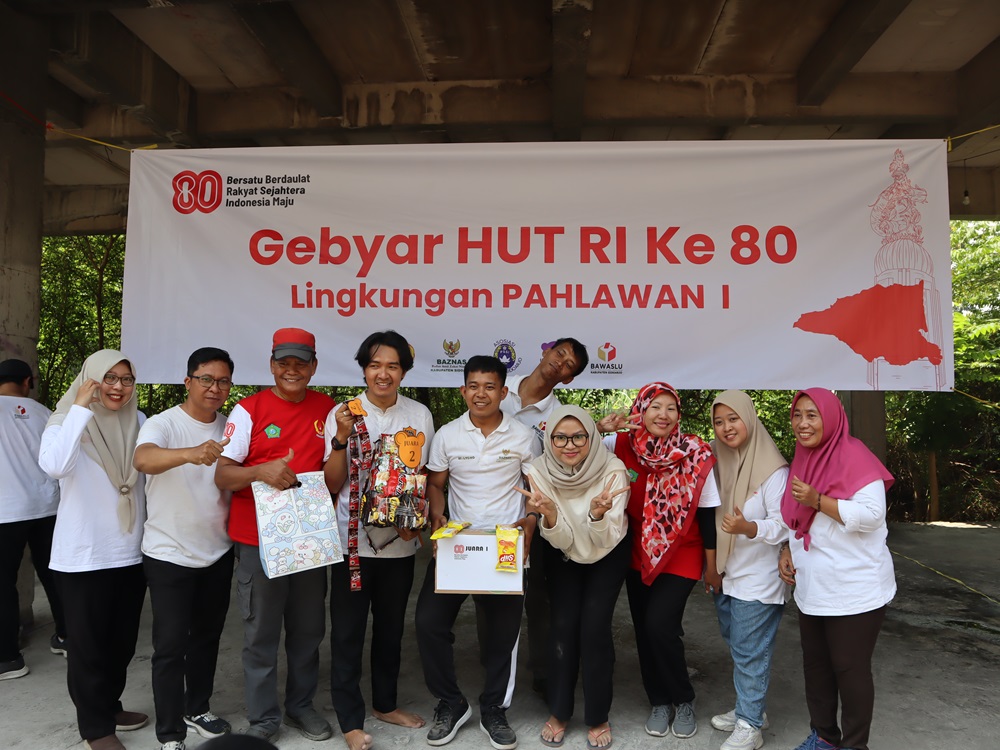 SEMARAK 80 TAHUN KEMERDEKAAN RI, BAWASLU SIDOARJO IKUT MERIAHKAN LOMBA DI LINGKUNGAN PAHLAWAN GANG 1