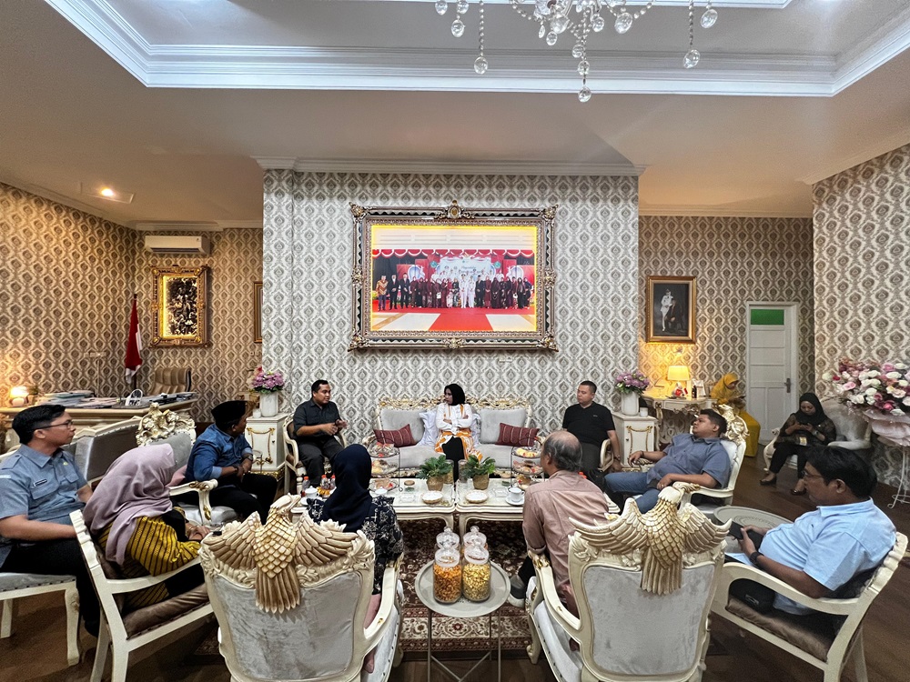 PERKUAT HUBUNGAN DENGAN PEMERINTAH DAERAH, BAWASLU SIDOARJO LAKUKAN KUNJUNGAN KERJA KE WAKIL BUPATI SIDOARJO