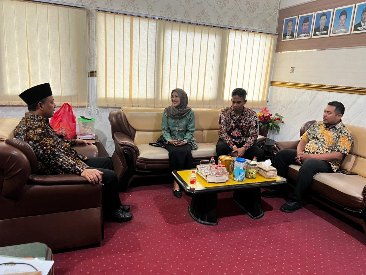 PERKUAT PENGEMBANGAN PENDIDIKAN DEMOKRASI DAN KEPEMILUAN, BAWASLU SIDOARJO LAKUKAN KUNJUNGAN KERJA KE KEMENAG SIDOARJO