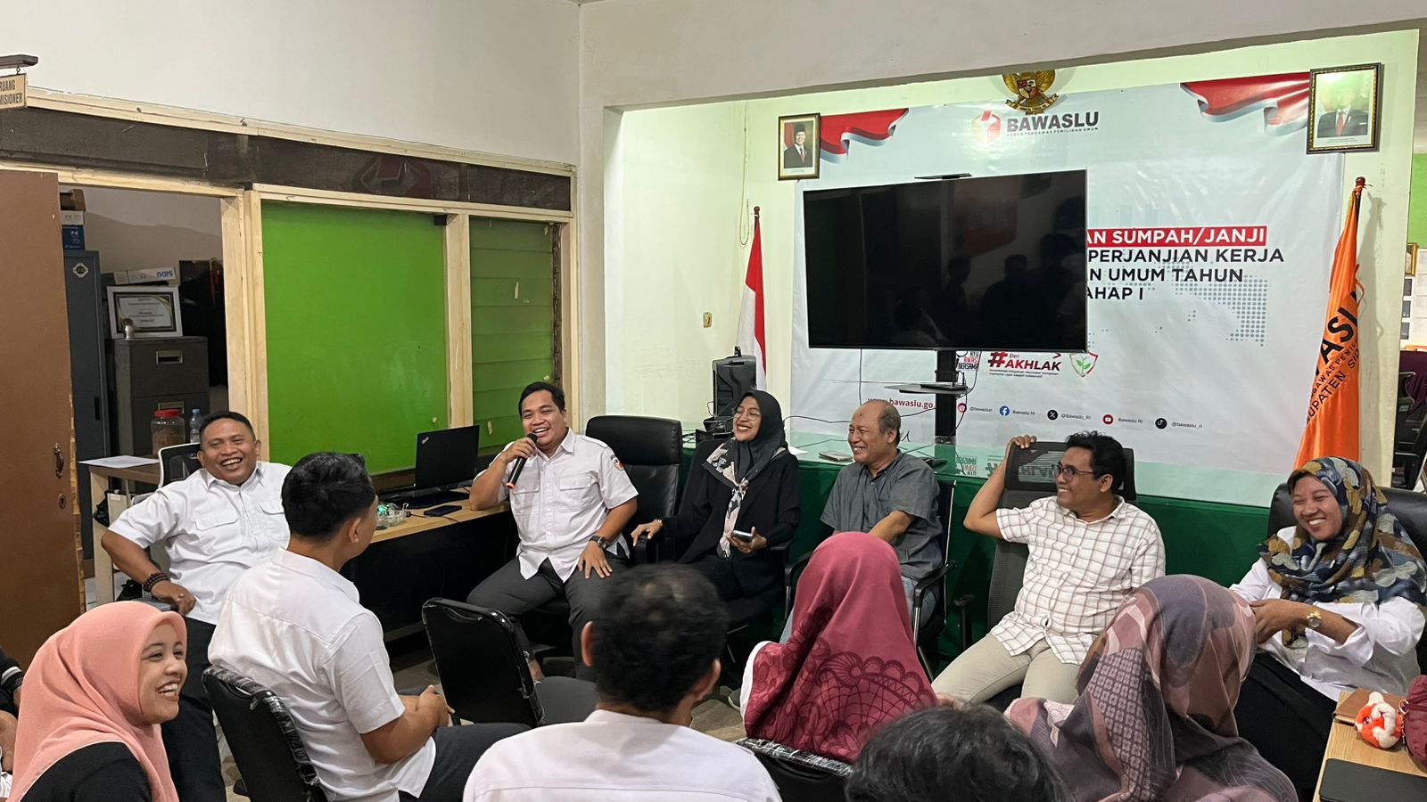 BAWASLU SIDOARJO GELAR RAPAT KOORDINASI INTERNAL: PERSIAPAN AKHIR UJI PETIK DATA PEMILIH PADA PROSES PEMUTAKHIRAN DATA PEMILIH BERKELANJUTAN (PDPB)