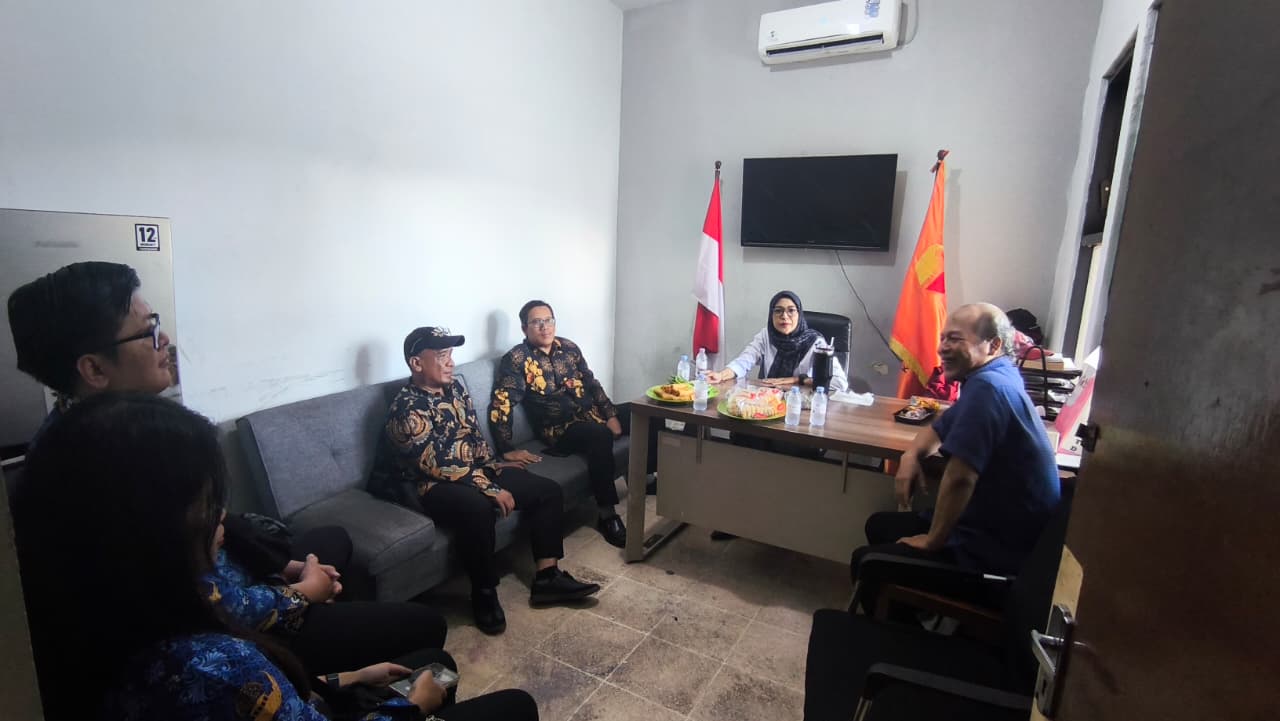 BAWASLU SIDOARJO TERIMA KUNJUNGAN KERJA KPU DALAM RANGKA PERSIAPAN PLENO PEMUTAKHIRAN DATA PEMILIH BERKELANJUTAN (PDPB) TRIWULAN III