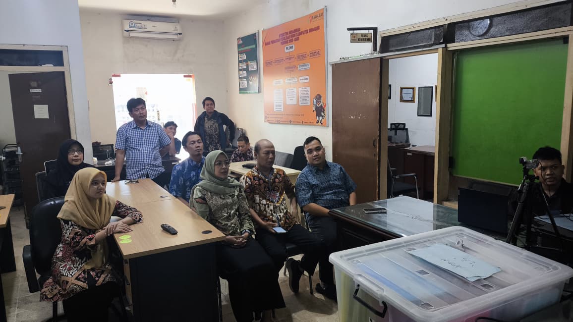 BAWASLU SIDOARJO HADIRI PEER LEARNING VOL. 6 BAWASLU JATIM TENTANG PPID DAN PELAYANAN INFORMASI HUKUM JDIH 