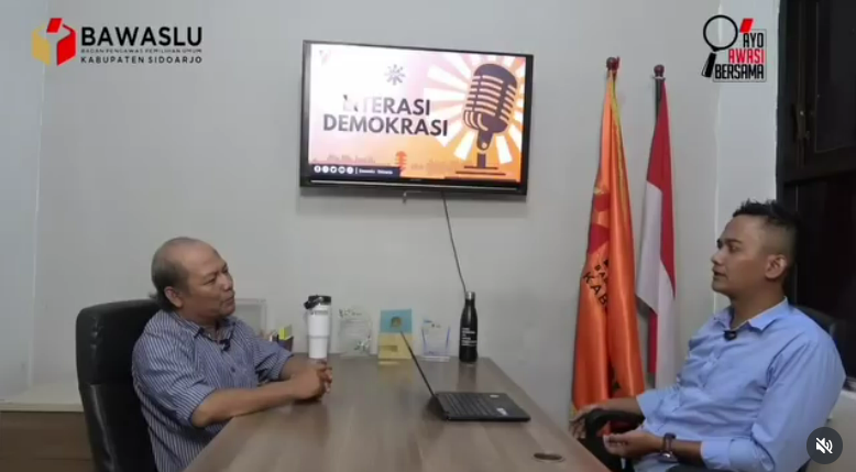 Podcast Bawaslu Sidoarjo Episode 1: Perjalanan Agung Nugraha sebagai Pengawas Pemilu