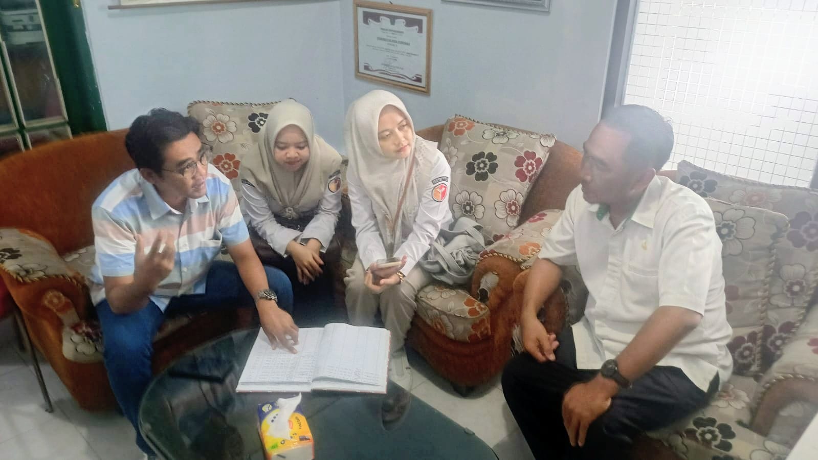 PASTIKAN AKURASI DATA PEMILIH, BAWASLU SIDOARJO LAKUKAN UJI PETIK PDPB DI KECAMATAN CANDI