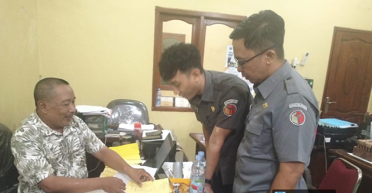 UJI PETIK PDPB, BAWASLU SIDOARJO VERIFIKASI KEAKURATAN DATA PEMILIH DI DESA PANGKEMIRI KECAMATAN TULANGAN