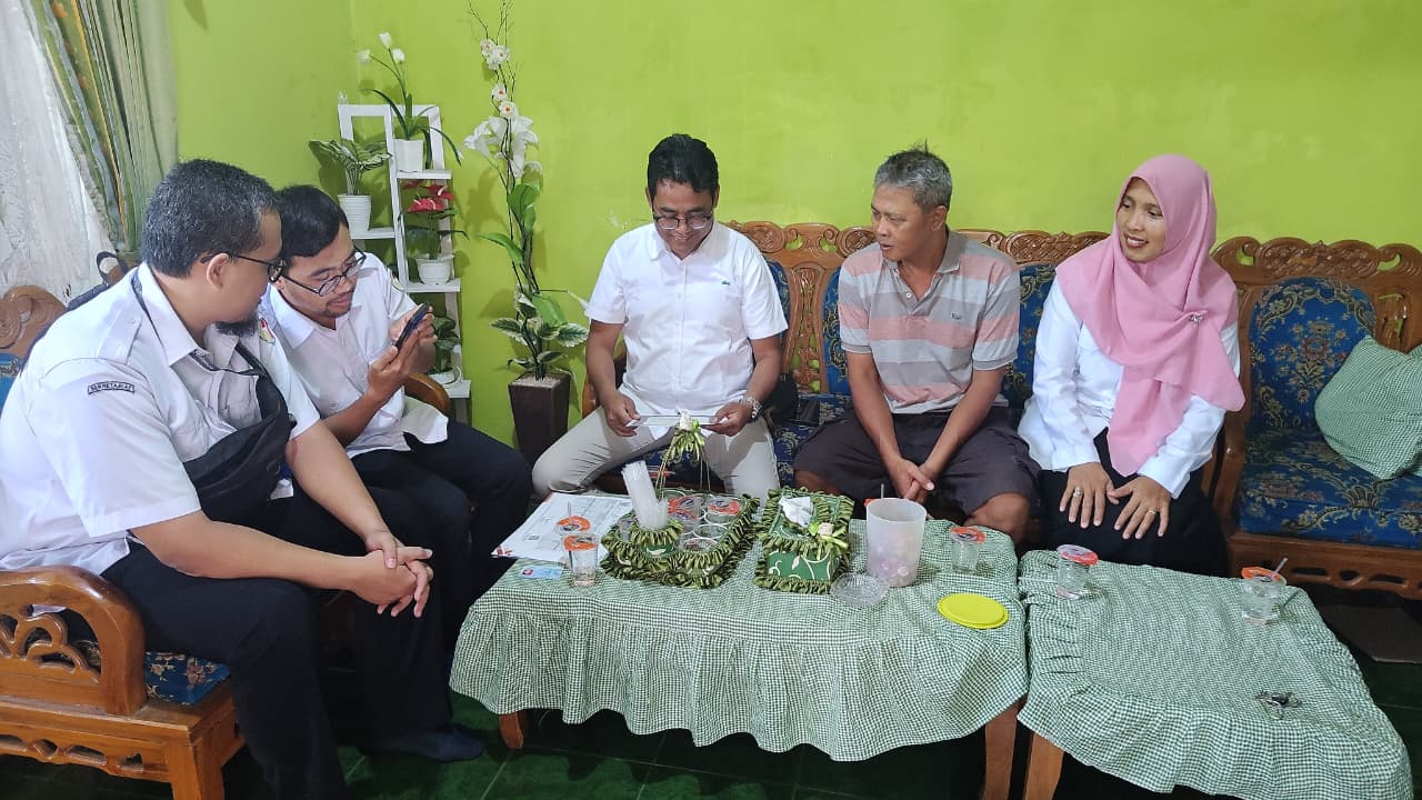 PASTIKAN VALIDITAS DATA PEMILIH, BAWASLU SIDOARJO LAKUKAN UJI PETIK DAN VERIFIKASI FAKTUAL DI DESA BANJARBENDO