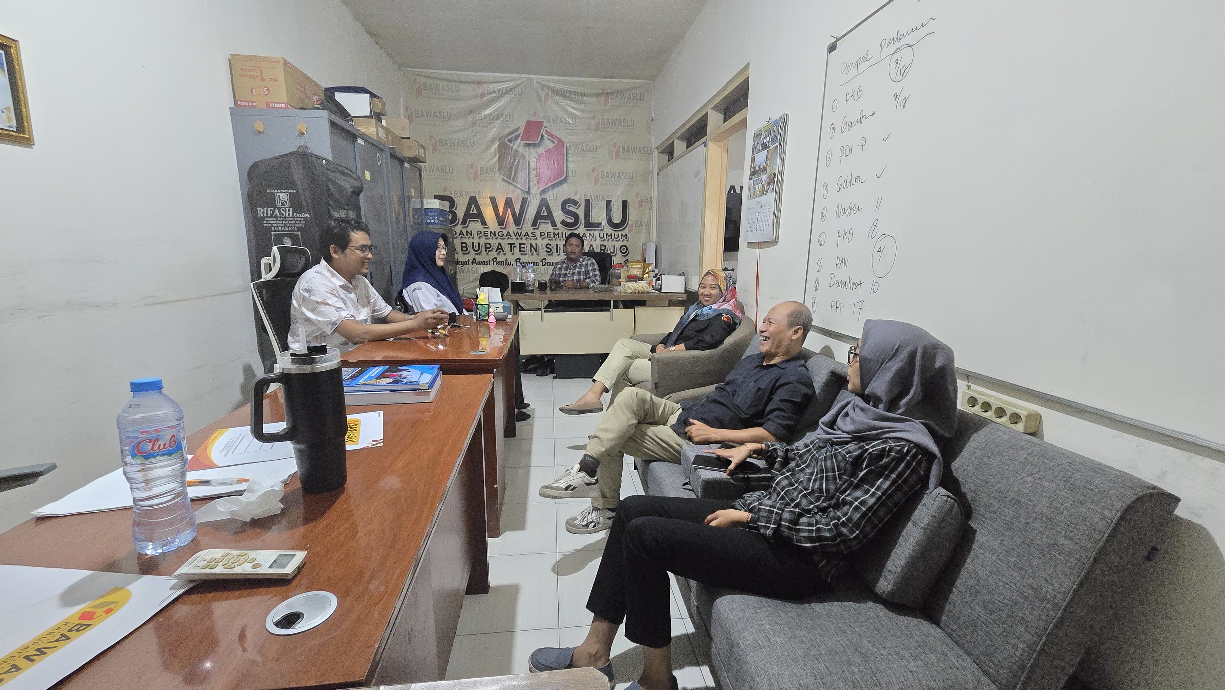 PLENO MINGGUAN BAWASLU SIDOARJO: MATANGKAN LANGKAH PENGAWASAN PDPB DI LOKASI KHUSUS