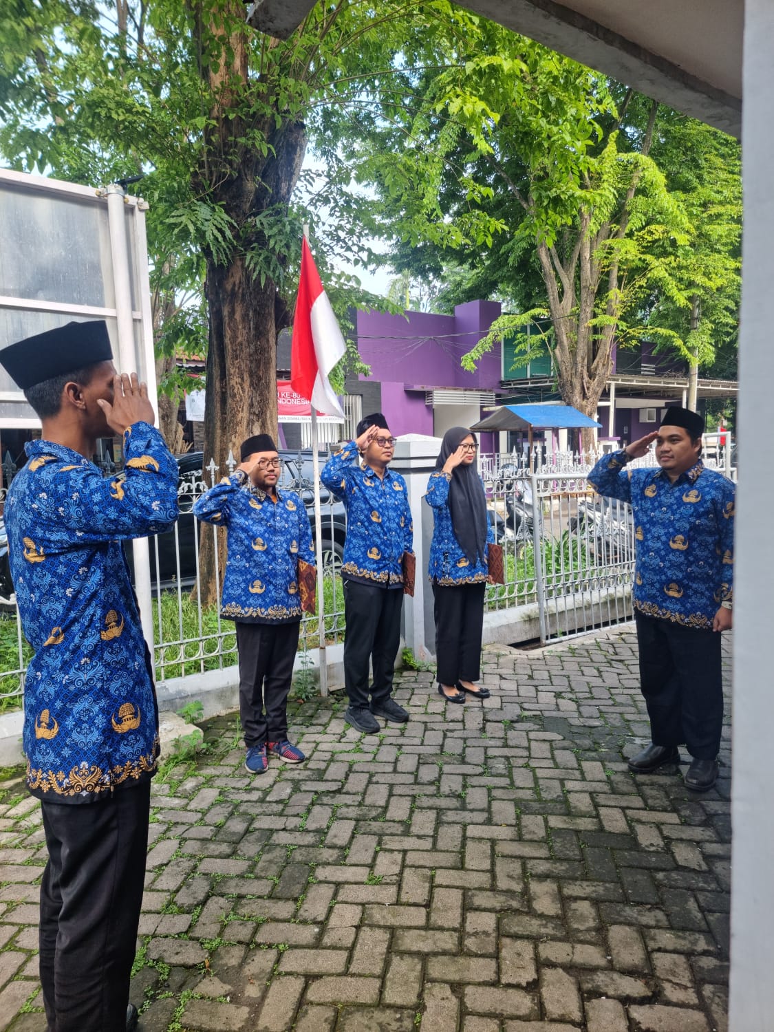 BAWASLU SIDOARJO GELAR UPACARA PERINGATAN HARI IBU KE-97