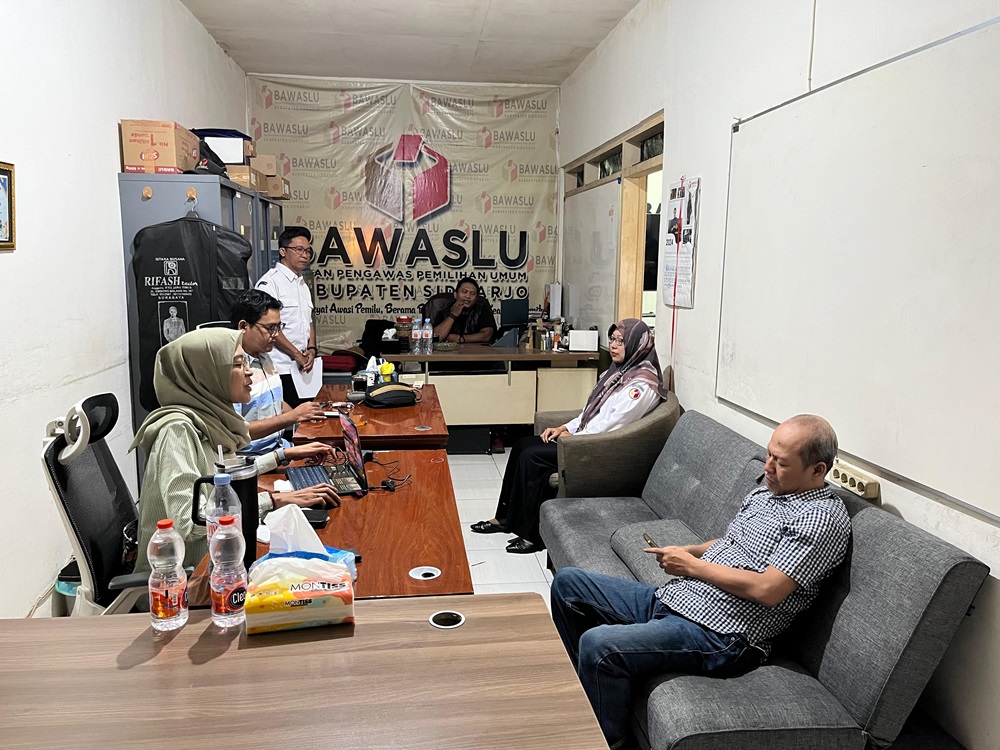 PLENO MINGGUAN BAWASLU SIDOARJO: MATANGKAN INDIKATOR KINERJA UTAMA (IKU) TAHUN 2026