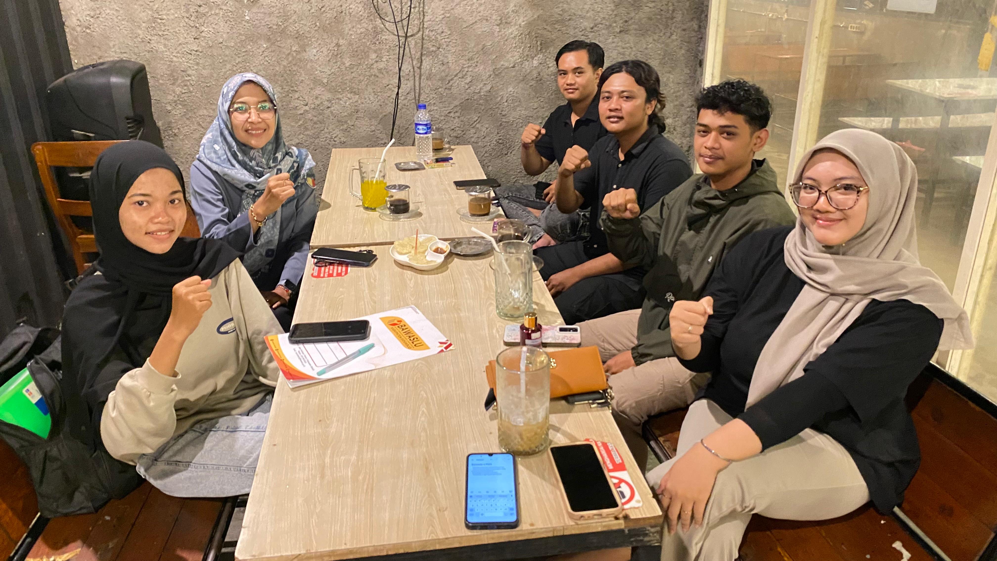 PERKUAT JARINGAN PENGAWASAN, BAWASLU SIDOARJO TINDAKLANJUTI RTL P2P BERSAMA KADER PMII UNUSIDA