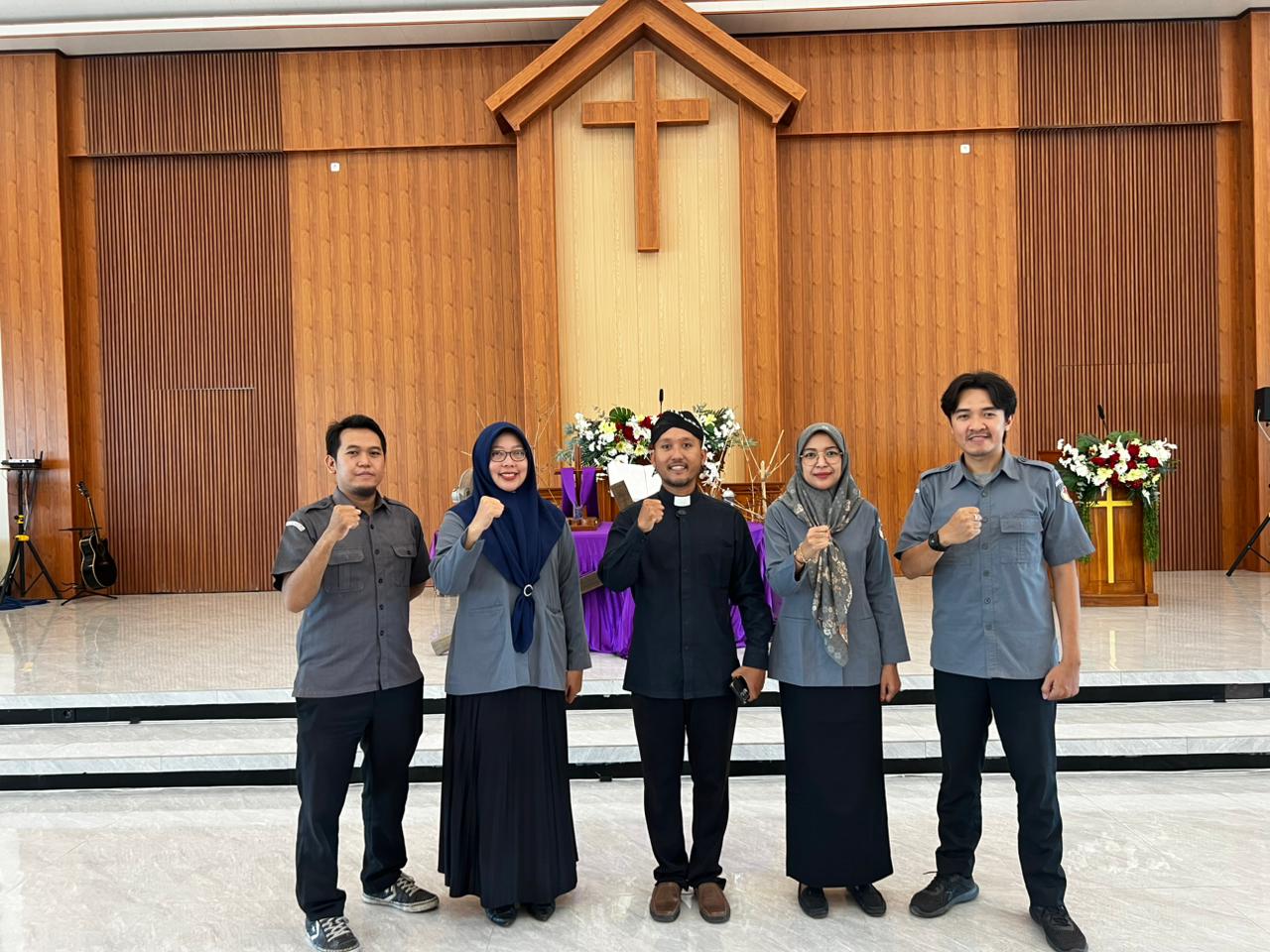 BAWASLU SIDOARJO SILATURAHMI KE GKJW JEMAAT SIDOARJO, PERKUAT KONSOLIDASI DEMOKRASI 