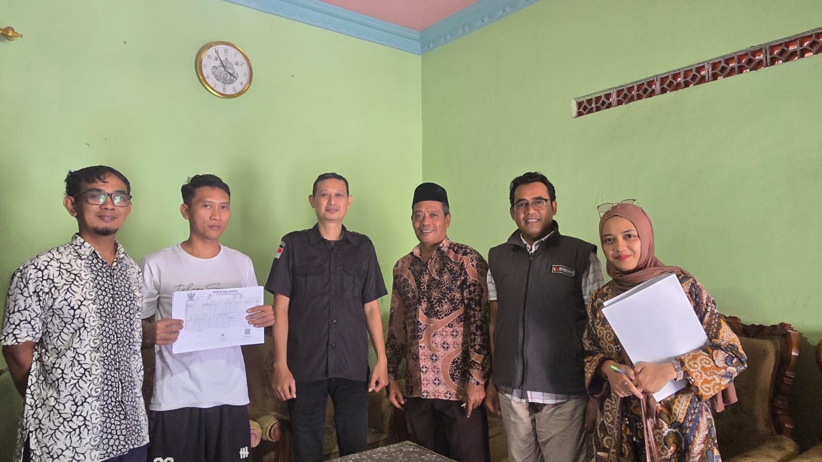 SASAR DATA PEMILIH DI KECAMATAN JABON, BAWASLU SIDOARJO UJI PETIK PENGWASAN PDPB DI DESA JEMIRAHAN