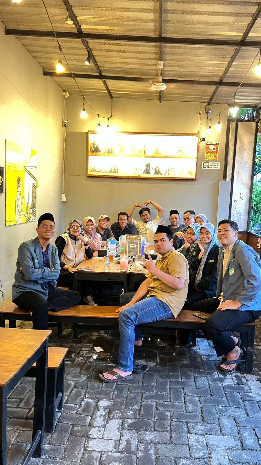 WARUNG PENGAWASAN (WaWaSan) BAWASLU SIDOARJO HADIR DI WARU: BANGUN PENGAWASAN PARTISIPATIF DI AKAR RUMPUT