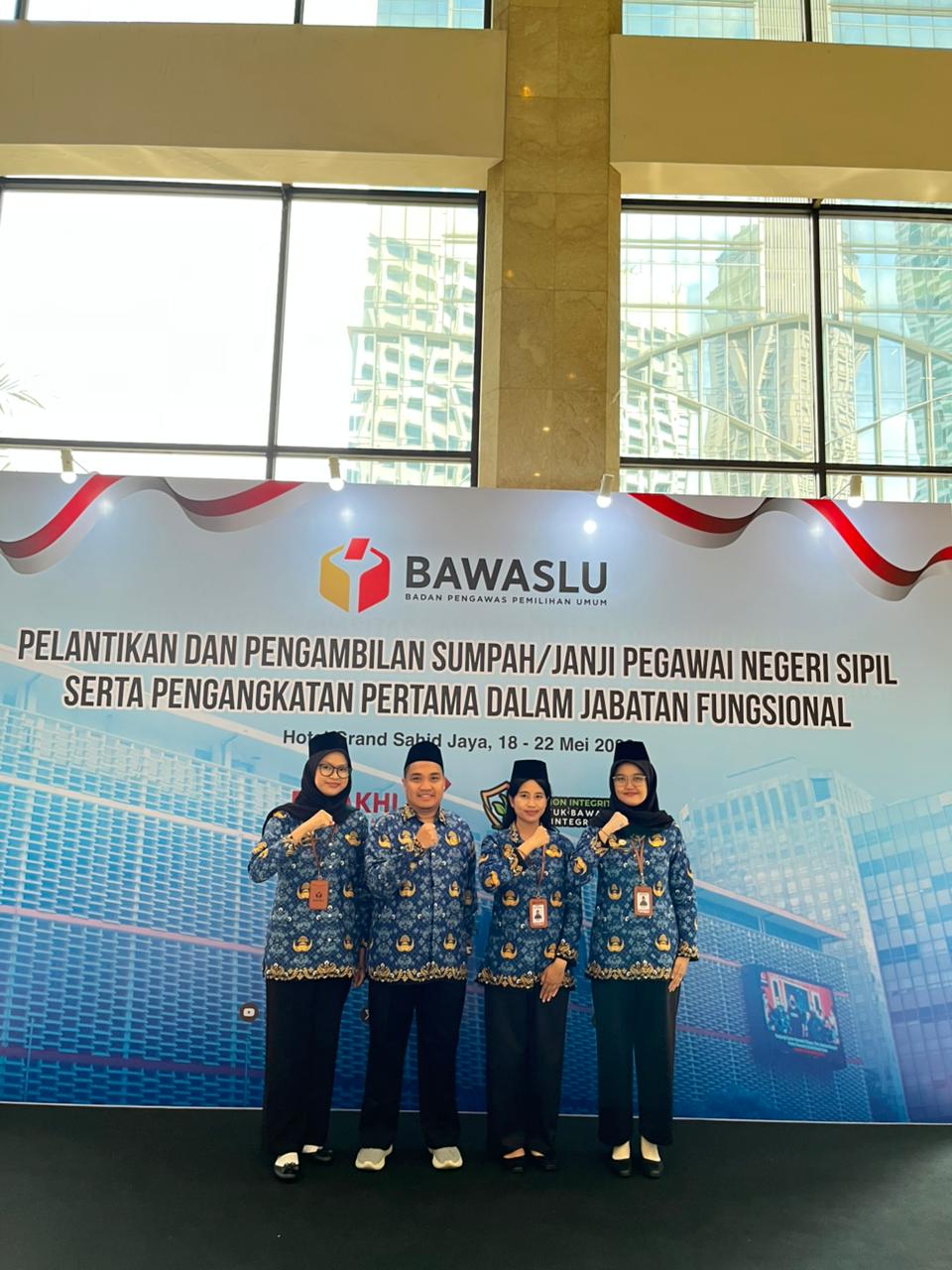 HADIRI PELANTIKAN PNS, KEPALA SEKRETARIAT BAWASLU SIDOARJO OPTIMIS PNS BARU MAKIN PERKUAT KELEMBAGAAN
