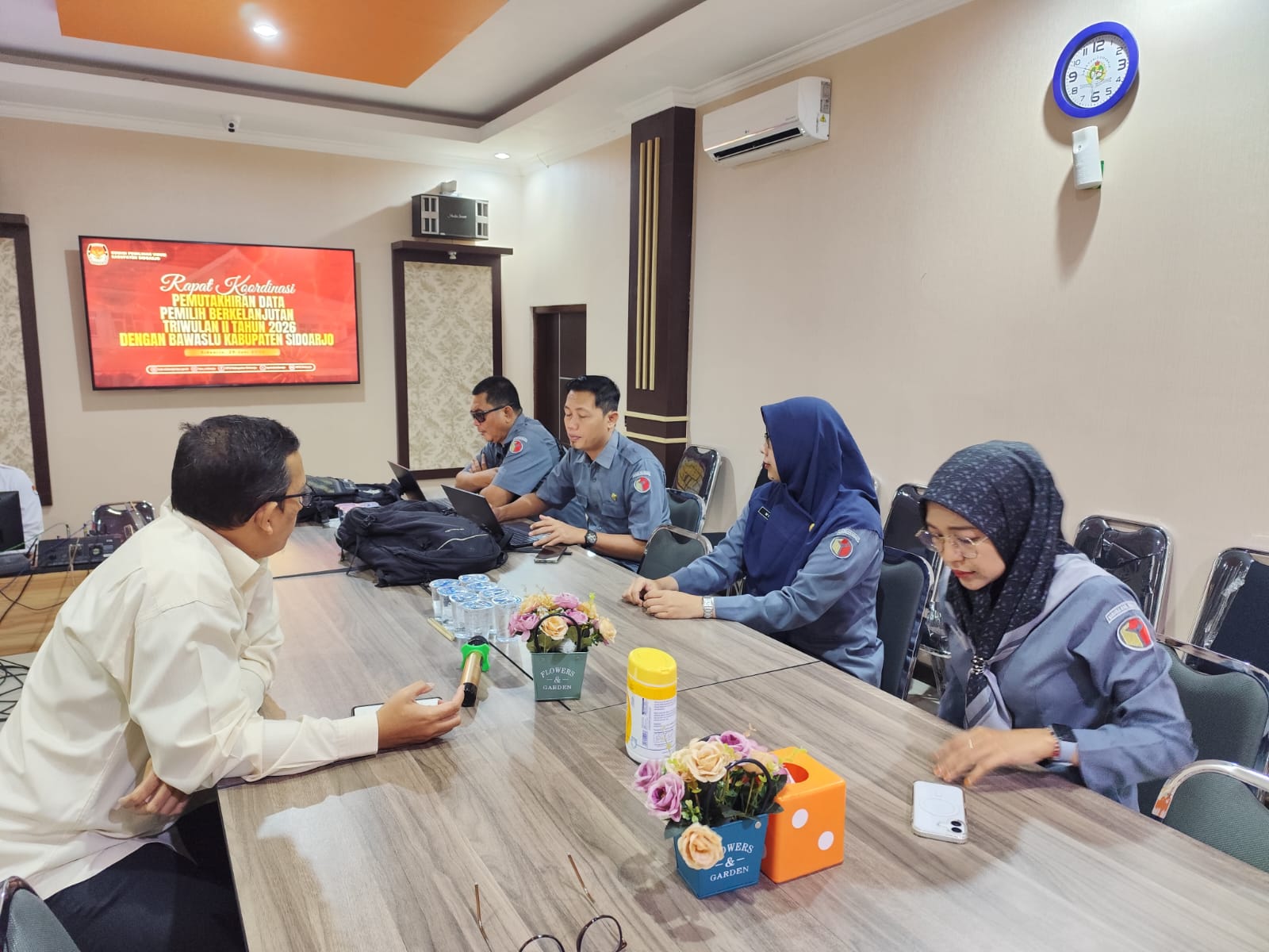 JELANG PLENO TERBUKA PDPB TRIWULAN II 2026, BAWASLU SIDOARJO KOORDINASI KE KPU SIDOARJO