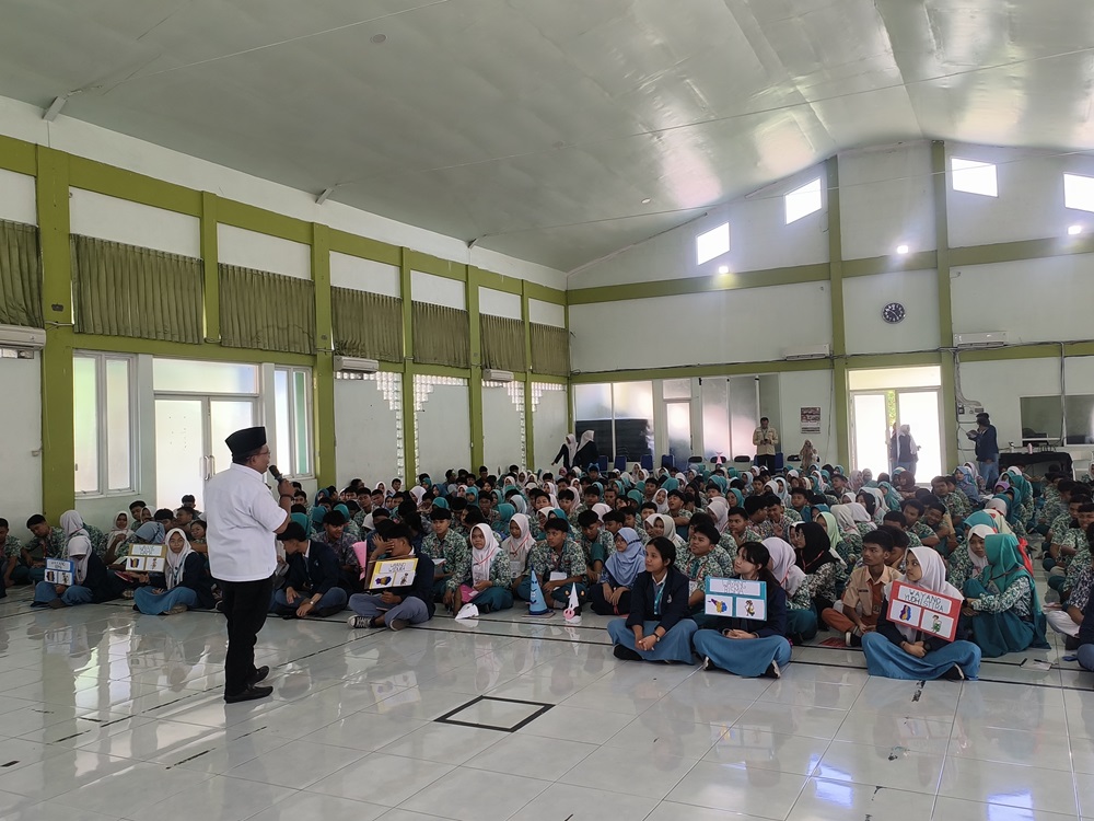 BAWASLU SIDOARJO GOES TO SCHOOL SMAN 3 SIDOARJO