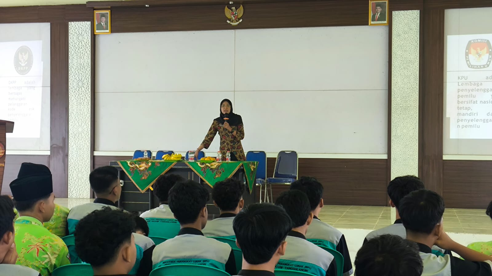 BAWASLU SIDOARJO GOES TO SCHOOL DI SMK MA’ARIF TANGGULANGIN