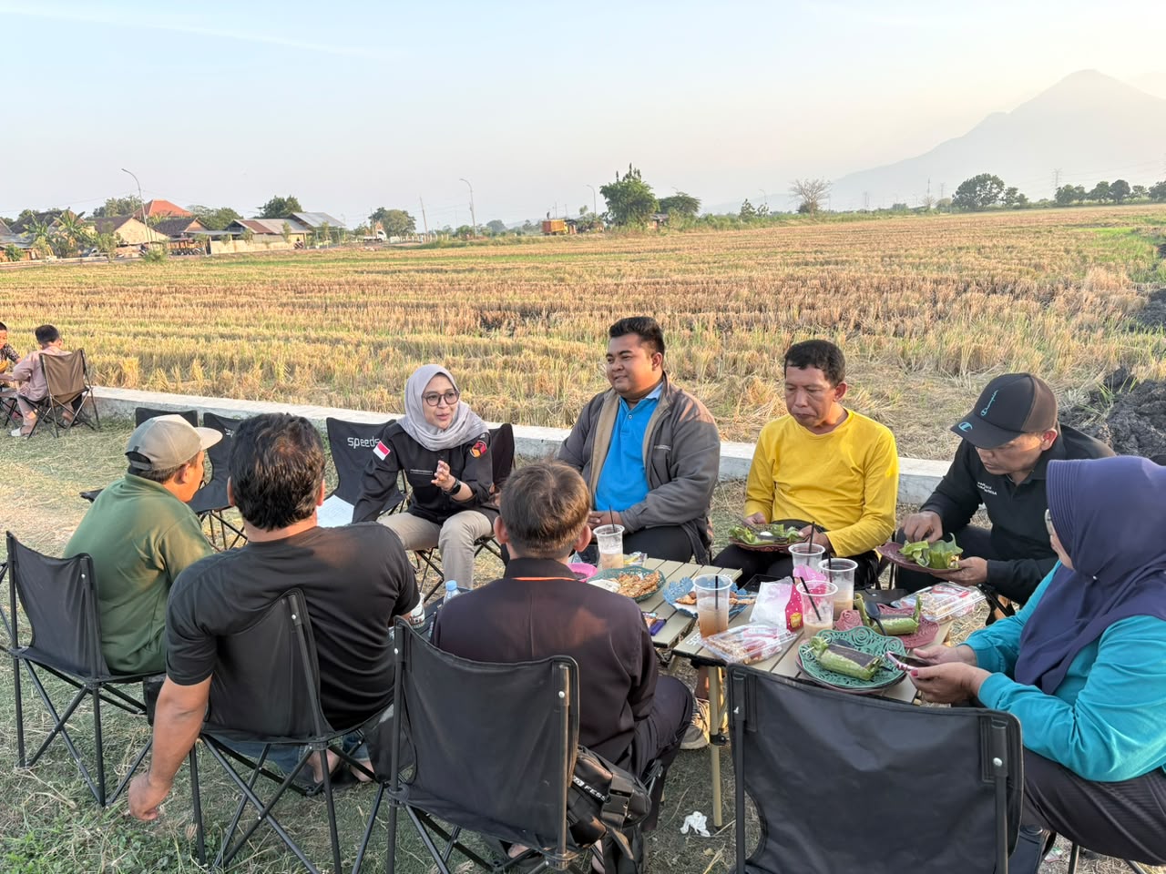 WARUNG PENGAWASAN EDISI KESEMBILAN, BAWASLU SIDOARJO DORONG LITERASI DEMOKRASI DI TULANGAN