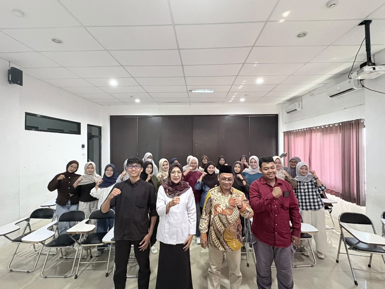 MELALUI BAWASLU MENGAJAR, AGISMA D. FASTARI AJAK MAHASISWA AKUNTANSI UNUSIDA TERLIBAT AKTIF DALAM PENGAWASAN PEMILU