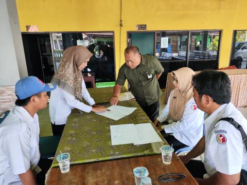 INTENSIFKAN PENGAWASAN PDPB, BAWASLU SIDOARJO UJI PETIK DI DESA KEDONDONG DAN MEDALEM KECAMATAN TULANGAN