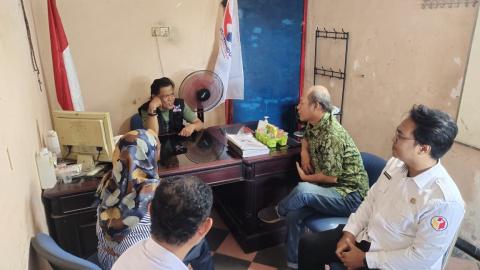 SAMBANGI DPD PERINDO, BAWASLU SIDOARJO LANJUTKAN PENGAWASAN PEMUTAKHIRAN DATA PARTAI POLITIK