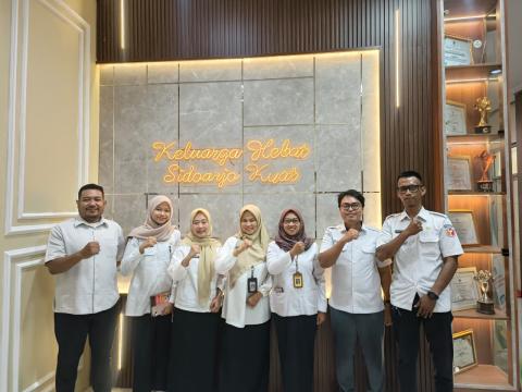 MENJALIN SINERGI, BAWASLU SIDOARJO AUDENSI DENGAN DINAS P3AKB KABUPATEN SIDOARJO