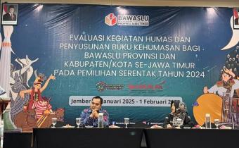 EKSPRESIKAN PENGALAMAN KEHUMASAN SELAMA PILKADA, BAWASLU JAWA TIMUR SUSUN BUKU KEHUMASAN