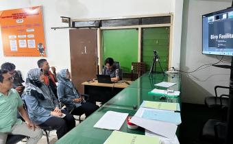 BAWASLU SIDOARJO HADIRI RAKOR PERSIAPAN PENGAWASAN PENYUSUNAN PEMUTAKHIRAN DATA PEMILIH BERKELANJUTAN SECARA DARING