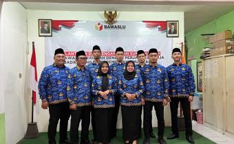 PELANTIKAN DAN PENGAMBILAN SUMPAH/JANJI PEGAWAI PEMERINTAH DENGAN PERJANJIAN KERJA (PPPK) BAWASLU KABUPATEN SIDOARJO FORMASI ANGGARAN TAHUN 2024 – TAHAP I