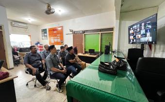 DORONG KUALITAS LAYANAN INFORMASI DAN KEPERCAYAAN PUBLIK, BAWASLU SIDOARJO HADIRI CANGKRUKAN DEMOKRASI BAWASLU JATIM SECARA DARING