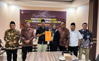 BAWASLU SIDOARJO LAKUKAN PENGAWASAN MELEKAT PLENO PEMUTAKHIRAN DATA PEMILIH BERKELANJUTAN TRIWULAN II TAHUN 2025