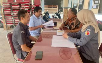 UJI PETIK DATA PEMILIH, BAWASLU SIDOARJO LAKUKAN VERIFIKASI FAKTUAL DATA PEMILIH DI KELURAHAN KEBONAGUNG, KECAMATAN PORONG