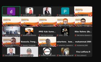 BAWASLU SIDOARJO HADIRI CANGKRUKAN DEMOKRASI SERI 1 “STRATEGI MENANGKAL HOAKS DAN MENINGKATKAN KEAMANAN SERTA PRIVASI DATA DAN INFORMASI MILIK BAWASLU”