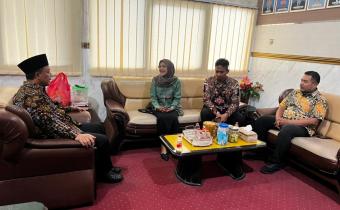 PERKUAT PENGEMBANGAN PENDIDIKAN DEMOKRASI DAN KEPEMILUAN, BAWASLU SIDOARJO LAKUKAN KUNJUNGAN KERJA KE KEMENAG SIDOARJO