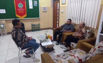 BAWASLU SIDOARJO KUNJUNGI PERGURUAN TINGGI DI SIDOARJO UNTUK SOSIALISASIKAN KOMPETISI DEBAT PENEGAKAN HUKUM PEMILU V TAHUN 2025