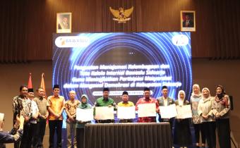 PERKUAT LITERASI DEMOKRASI MASYARAKAT, BAWASLU SIDOARJO TANDATANGANI MOU DENGAN BERBAGAI LEMBAGA STRATEGIS