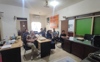 BAWASLU SIDOARJO HADIRI CANGKRUKAN DEMOKRASI SERI 14 BAWASLU JATIM DENGAN TEMA STRATEGI MENGELOLA KRISIS KEPERCAYAAN PUBLIK KEPADA BAWASLU DENGAN DATA INFORMASI DAN PUBLIKASI