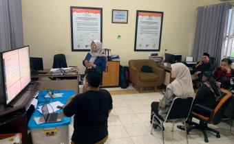 BAWASLU SIDOARJO LAKUKAN KOORDINASI DENGAN KPU TERKAIT PEMUTAKHIRAN DATA PARTAI POLITIK 