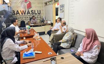 PLENO MINGGUAN BAWASLU SIDOARJO: TINDAKLANJUTI REVISI HASIL LAPORAN LEMBAGA BAWASLU KABUPATEN SIDOARJO