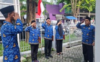 BAWASLU SIDOARJO GELAR UPACARA PERINGATAN HARI IBU KE-97