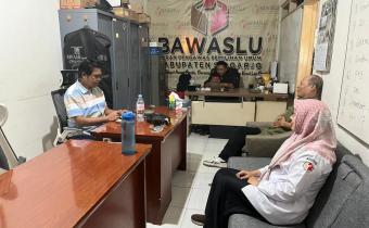 PLENO MINGGUAN BAWASLU SIDOARJO: EVALUASI KEGIATAN AKHIR TAHUN DAN BATAS WAKTU PENUTUPAN PENGGUNAAN ANGGARAN
