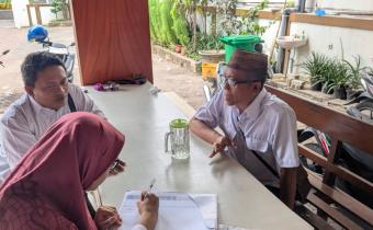 LANJUTKAN PENGAWASAN PDPB, BAWASLU SIDOARJO LAKUKAN KOORDINASI DENGAN PEMDES PEPELEGI WARU