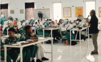 BAWASLU SIDOARJO GOES TO SCHOOL SMPN 4 SIDOARJO