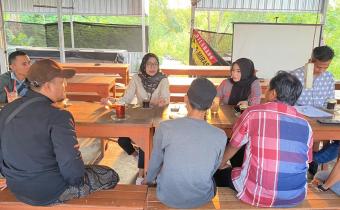 WARUNG PENGAWASAN EDISI KETUJUH, BAWASLU SIDOARJO AJAK TOKOH MASYARAKAT EDUKASI PEMILIH