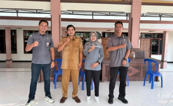 PERKUAT AKURASI DATA PEMILIH, BAWASLU SIDOARJO LAKUKAN UJI PETIK PENGAWASAN PDPB DI DESA GRINTING KECAMATAN TULANGAN