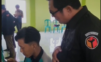 BAWASLU SIDOARJO LAKUKAN UJI PETIK DATA PEMILIH PEMULA DI SMK MAARIF TANGGULANGIN